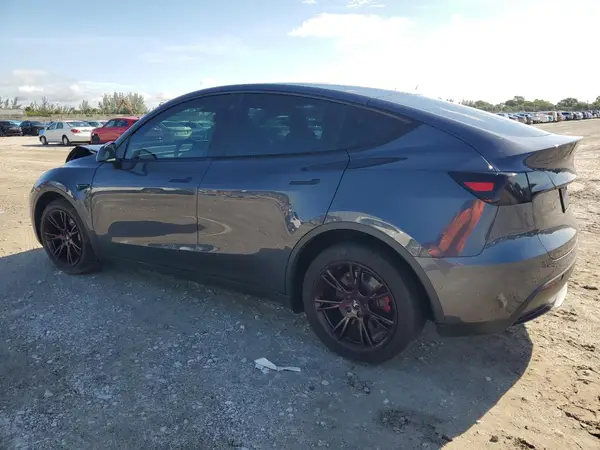 7SAYGDEE6NF393749 2022 TESLA MODEL Y - Image 2
