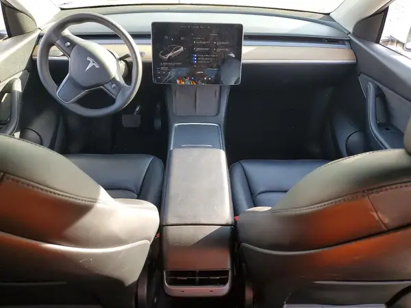 7SAYGDEE6NF396165 2022 TESLA MODEL Y - Image 8