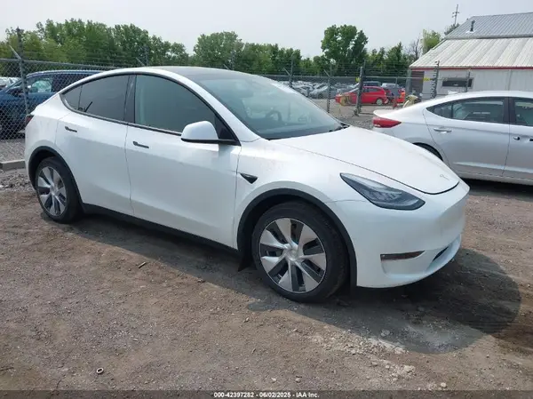 7SAYGDEE6NF400487 2022 TESLA MODEL Y - Image 1