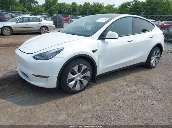 7SAYGDEE6NF400487 2022 TESLA MODEL Y - Image 2