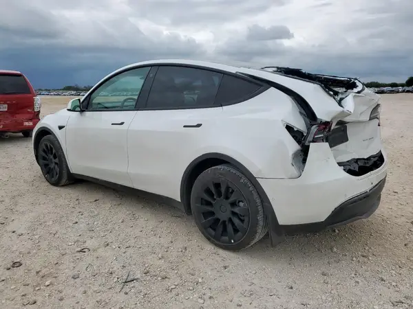 7SAYGDEE6NF401008 2022 TESLA MODEL Y - Image 2