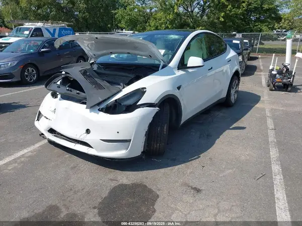 7SAYGDEE6NF419749 2022 TESLA MODEL Y - Image 2