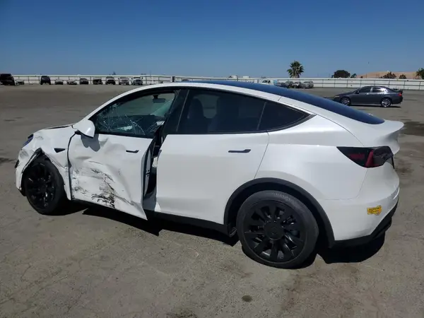 7SAYGDEE6NF420870 2022 TESLA MODEL Y - Image 2