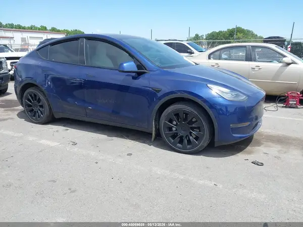7SAYGDEE6NF422943 2022 TESLA MODEL Y - Image 1