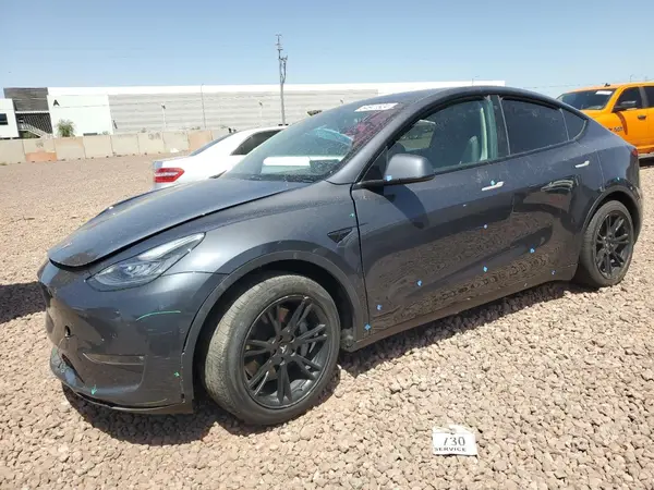 7SAYGDEE6NF425177 2022 TESLA MODEL Y - Image 1