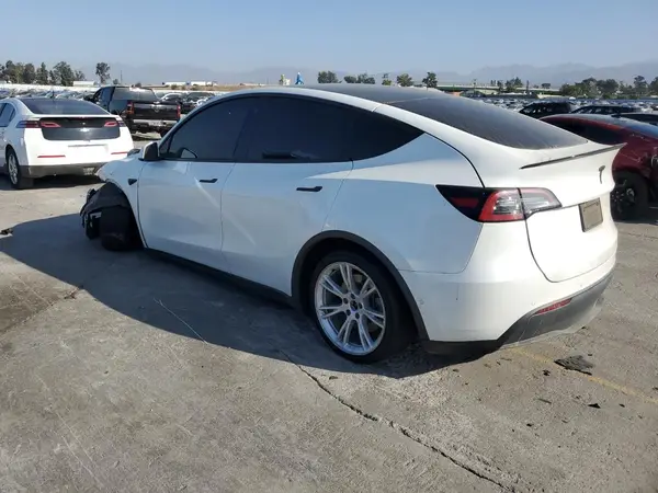 7SAYGDEE6NF428564 2022 TESLA MODEL Y - Image 2