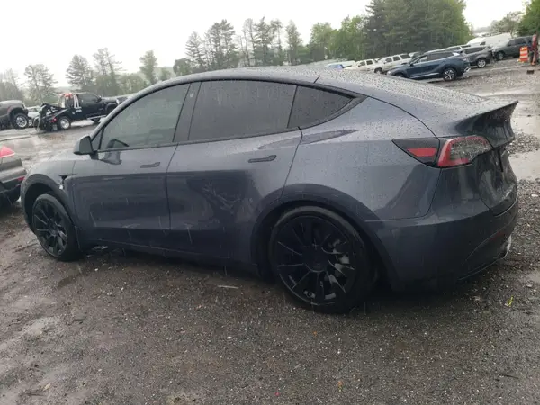 7SAYGDEE6NF429407 2022 TESLA MODEL Y - Image 2