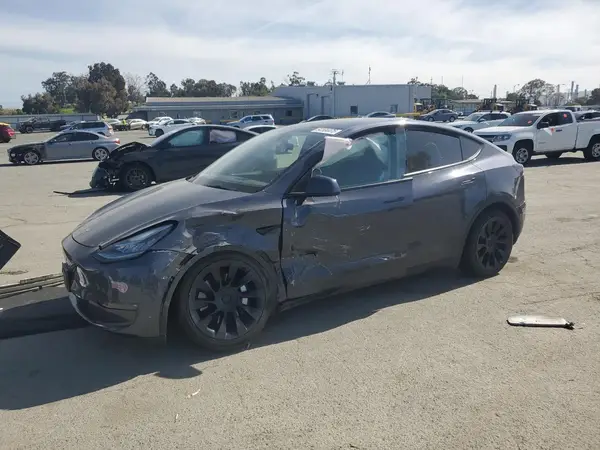 7SAYGDEE6NF432419 2022 TESLA MODEL Y - Image 1