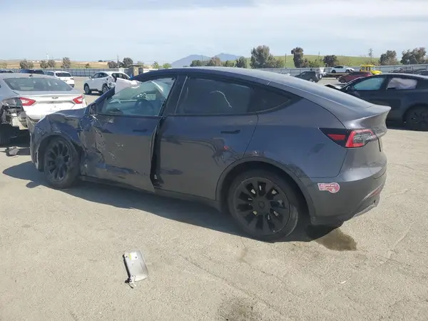 7SAYGDEE6NF432419 2022 TESLA MODEL Y - Image 2