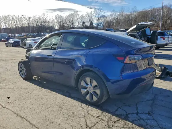 7SAYGDEE6NF440567 2022 TESLA MODEL Y - Image 2