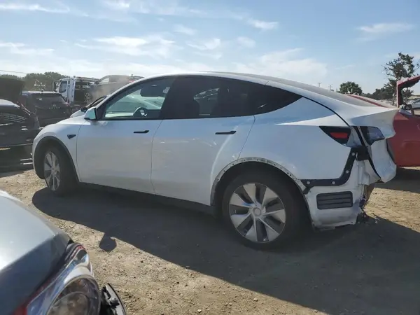 7SAYGDEE6NF444859 2022 TESLA MODEL Y - Image 2