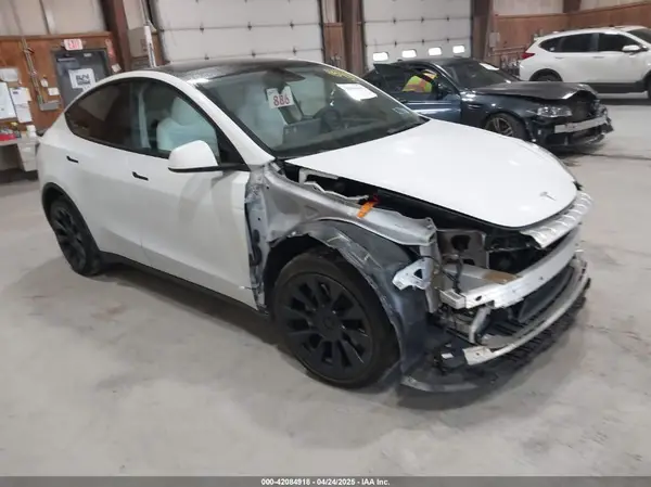 7SAYGDEE6NF445753 2022 TESLA MODEL Y - Image 1