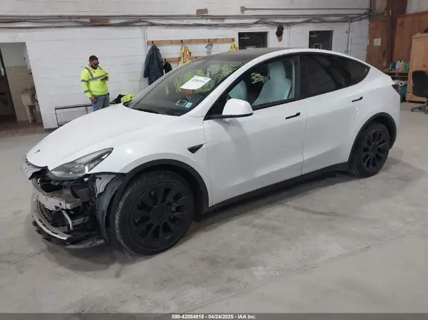 7SAYGDEE6NF445753 2022 TESLA MODEL Y - Image 2