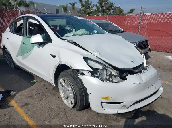 7SAYGDEE6NF446529 2022 TESLA MODEL Y - Image 1
