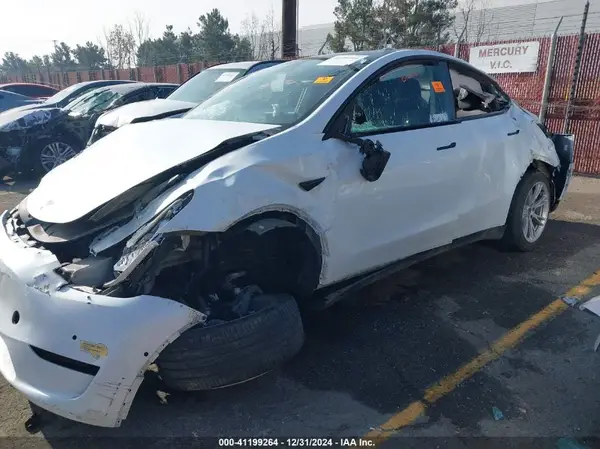 7SAYGDEE6NF446529 2022 TESLA MODEL Y - Image 2