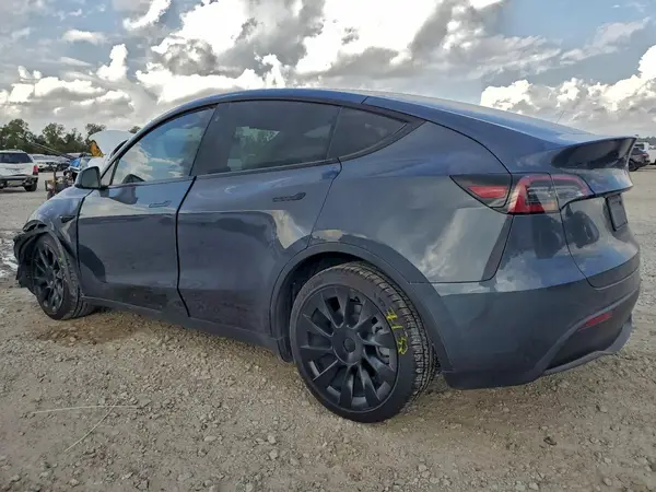 7SAYGDEE6NF446921 2022 TESLA MODEL Y - Image 2