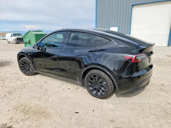 7SAYGDEE6NF447826 2022 TESLA MODEL Y - Image 2