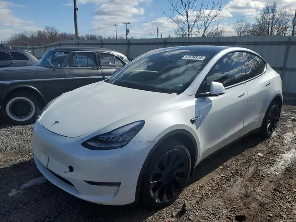 7SAYGDEE6NF454386 2022 TESLA MODEL Y - Image 1