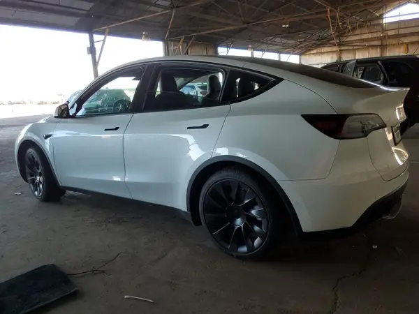 7SAYGDEE6NF460236 2022 TESLA MODEL Y - Image 2