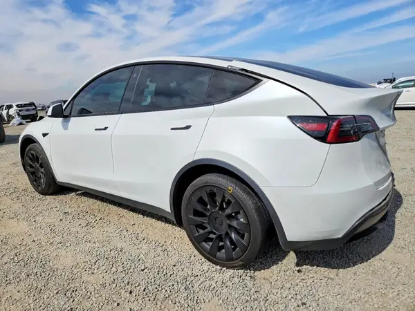 7SAYGDEE6NF462181 2022 TESLA MODEL Y - Image 2