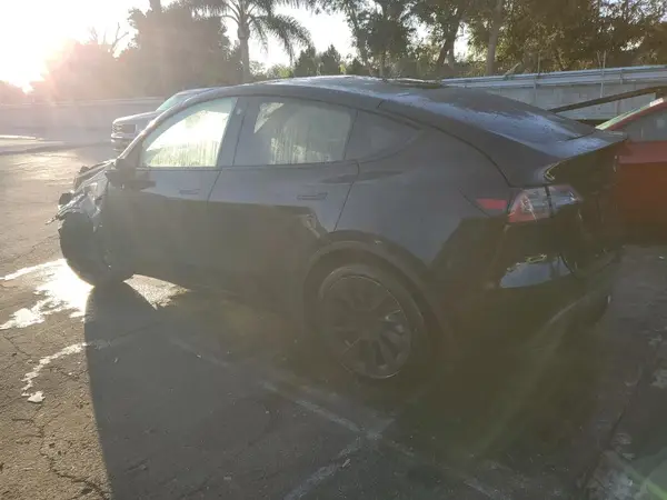7SAYGDEE6NF481880 2022 TESLA MODEL Y - Image 2