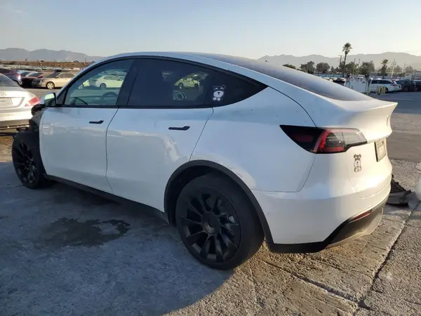 7SAYGDEE6NF509225 2022 TESLA MODEL Y - Image 2