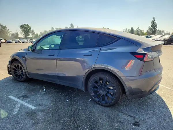 7SAYGDEE6NF513498 2022 TESLA MODEL Y - Image 2