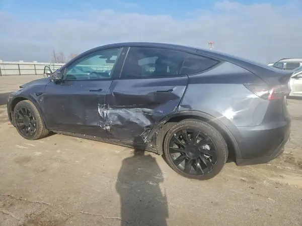 7SAYGDEE6NF521519 2022 TESLA MODEL Y - Image 2
