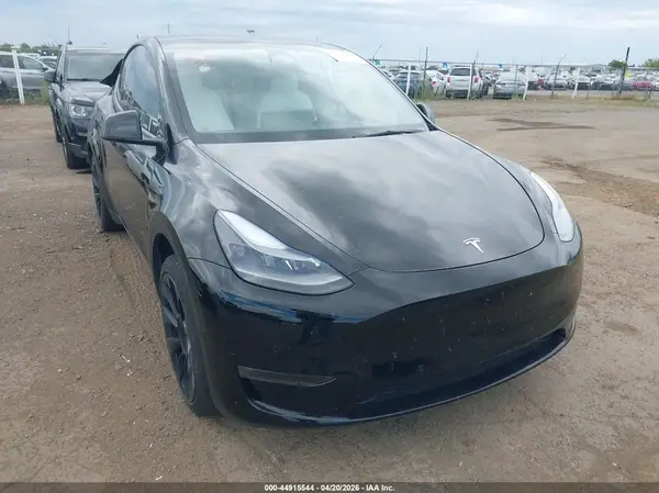 7SAYGDEE6NF543262 2022 TESLA MODEL Y - Image 1
