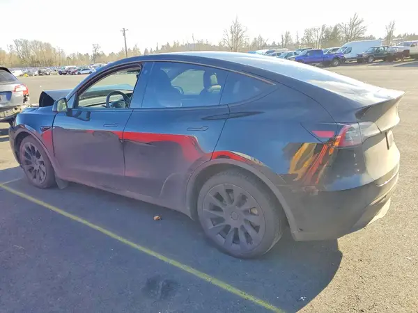 7SAYGDEE6NF544038 2022 TESLA MODEL Y - Image 2