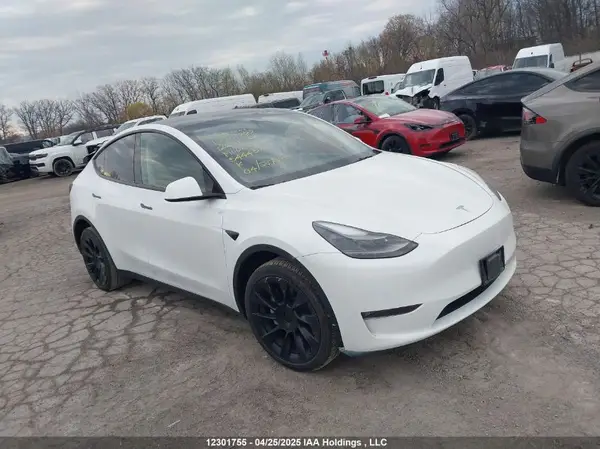 7SAYGDEE6NF544458 2022 TESLA MODEL Y - Image 1