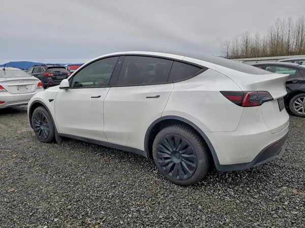 7SAYGDEE6NF546551 2022 TESLA MODEL Y - Image 2