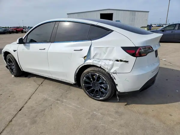 7SAYGDEE6NF549367 2022 TESLA MODEL Y - Image 2