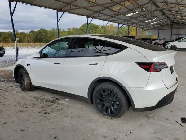 7SAYGDEE6NF568078 2022 TESLA MODEL Y - Image 2