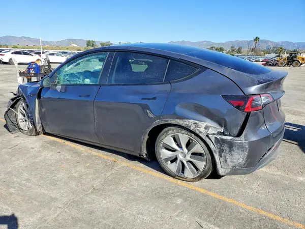 7SAYGDEE6NF571045 2022 TESLA MODEL Y - Image 2