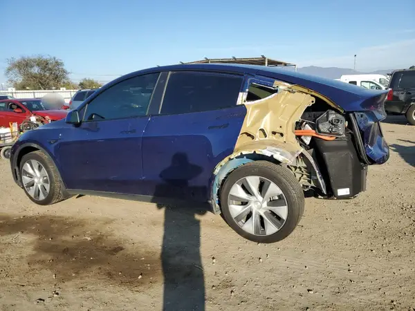 7SAYGDEE6NF572275 2022 TESLA MODEL Y - Image 2
