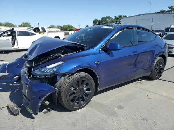 7SAYGDEE6NF572647 2022 TESLA MODEL Y - Image 1