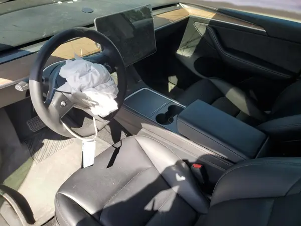 7SAYGDEE6NF572647 2022 TESLA MODEL Y - Image 8