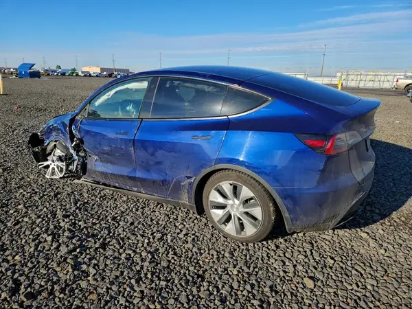 7SAYGDEE6NF576035 2022 TESLA MODEL Y - Image 2