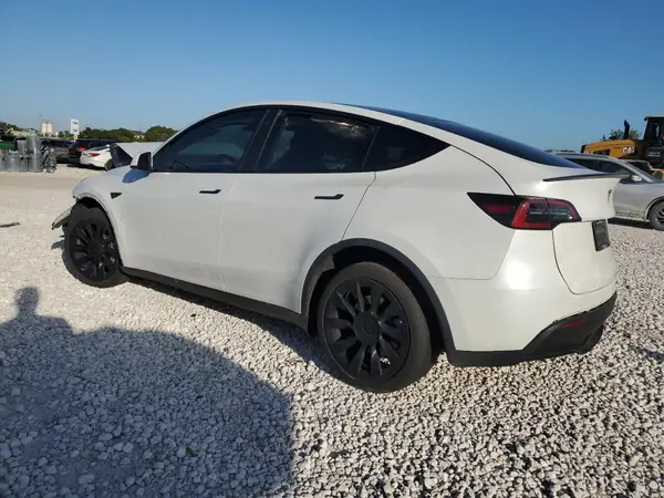 7SAYGDEE6PA027192 2023 TESLA MODEL Y - Image 2