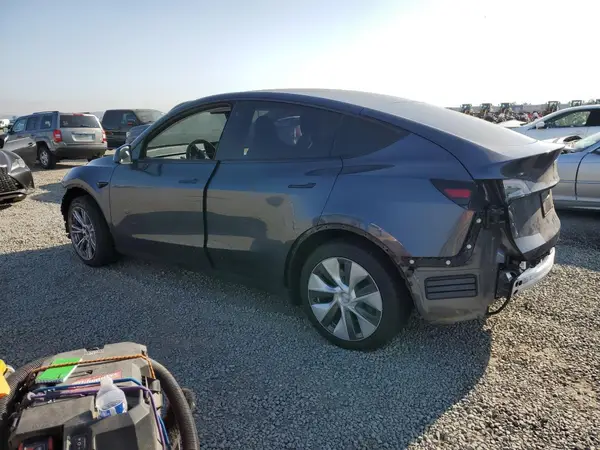 7SAYGDEE6PA027693 2023 TESLA MODEL Y - Image 2