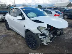7SAYGDEE6PA033834 2023 TESLA MODEL Y
