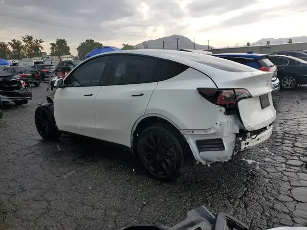 7SAYGDEE6PA036104 2023 TESLA MODEL Y - Image 2