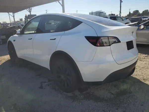7SAYGDEE6PA039407 2023 TESLA MODEL Y - Image 2