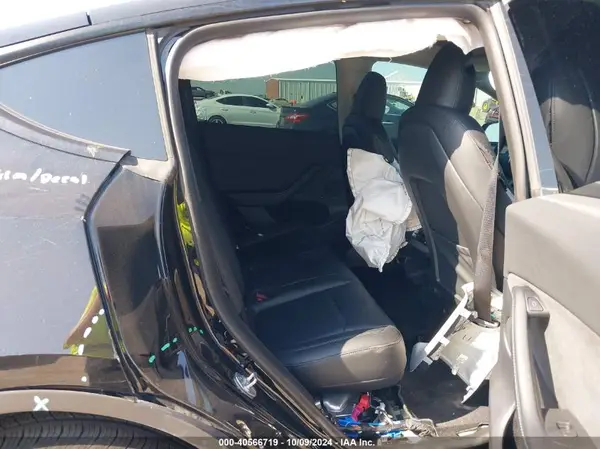7SAYGDEE6PA046695 2023 TESLA MODEL Y - Image 8