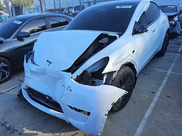 7SAYGDEE6PA054005 2023 TESLA MODEL Y - Image 2