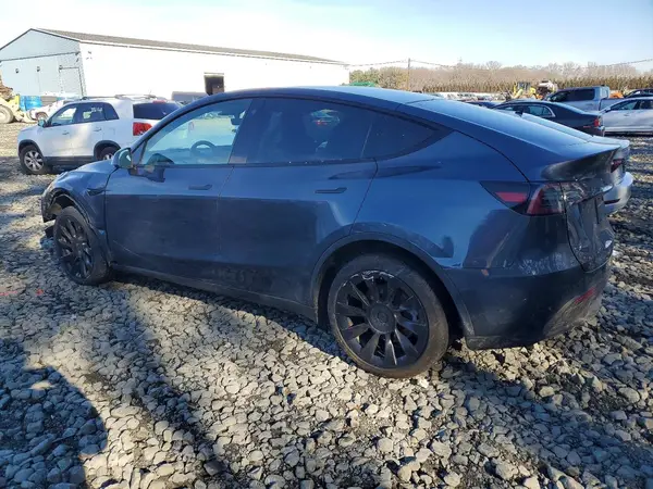7SAYGDEE6PA057888 2023 TESLA MODEL Y - Image 2