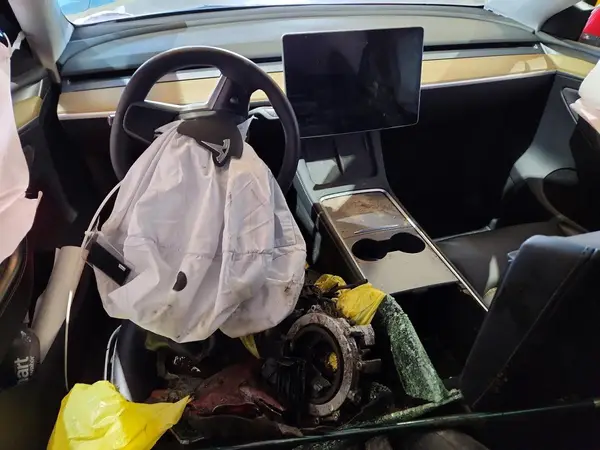7SAYGDEE6PA058118 2023 TESLA MODEL Y - Image 8