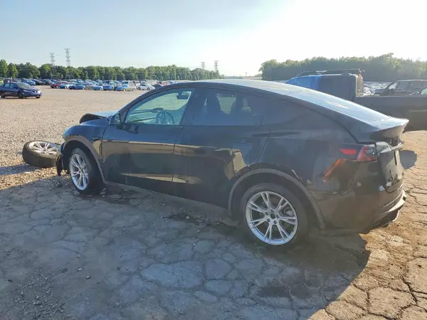 7SAYGDEE6PA058586 2023 TESLA MODEL Y - Image 2