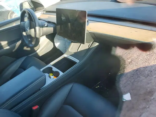 7SAYGDEE6PA058586 2023 TESLA MODEL Y - Image 8